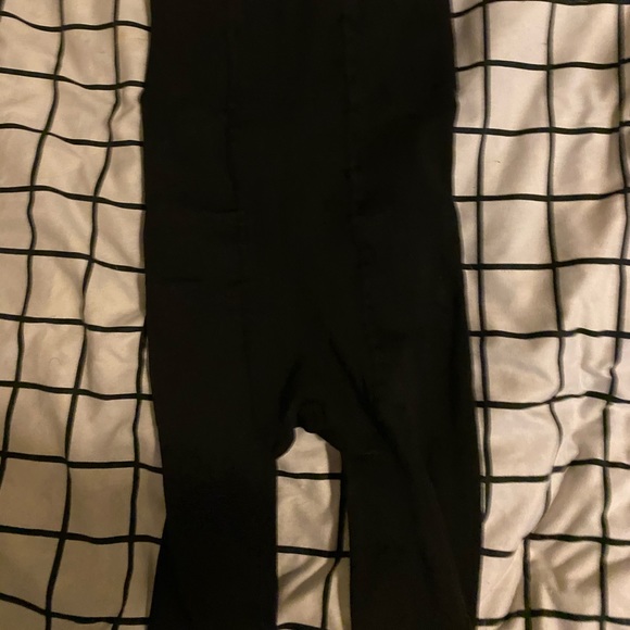 b1 pair black, 1 pair grey tights - Picture 3 of 8